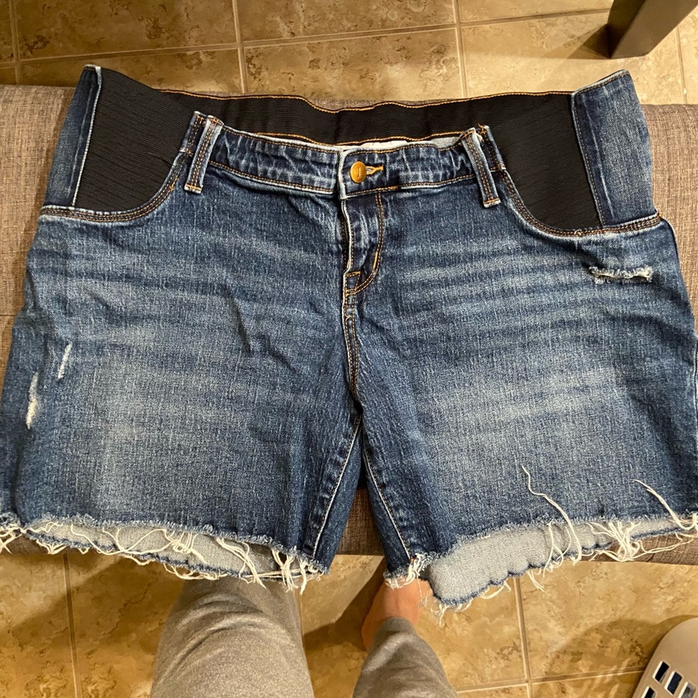 Ingrid & Isabel Inset Panel Maternity Shorts